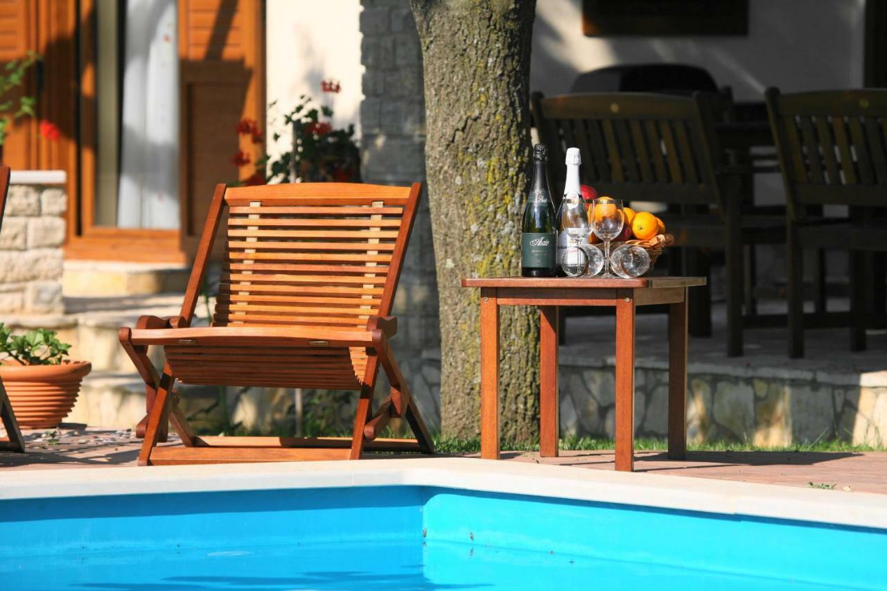 Holiday Home Sarita Šišan Buitenkant foto