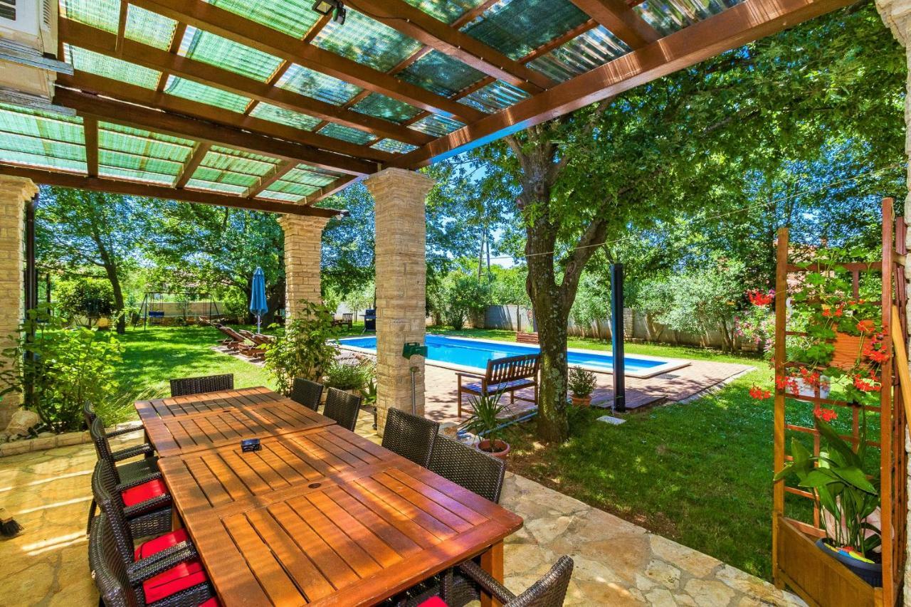 Holiday Home Sarita Šišan Buitenkant foto