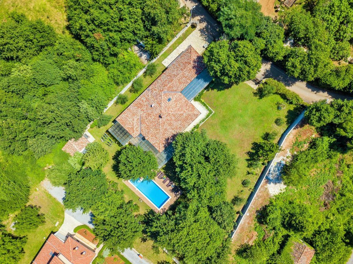 Holiday Home Sarita Šišan Buitenkant foto