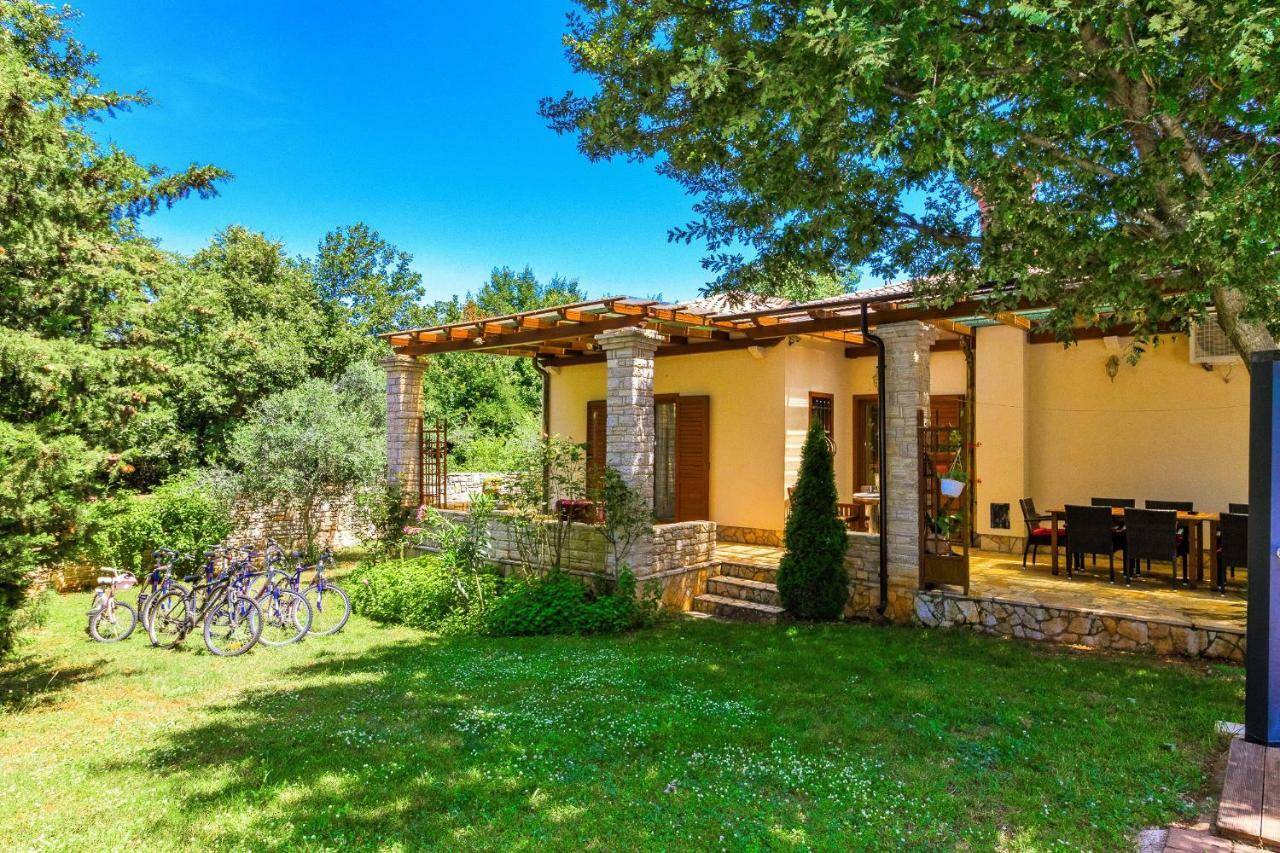 Holiday Home Sarita Šišan Buitenkant foto