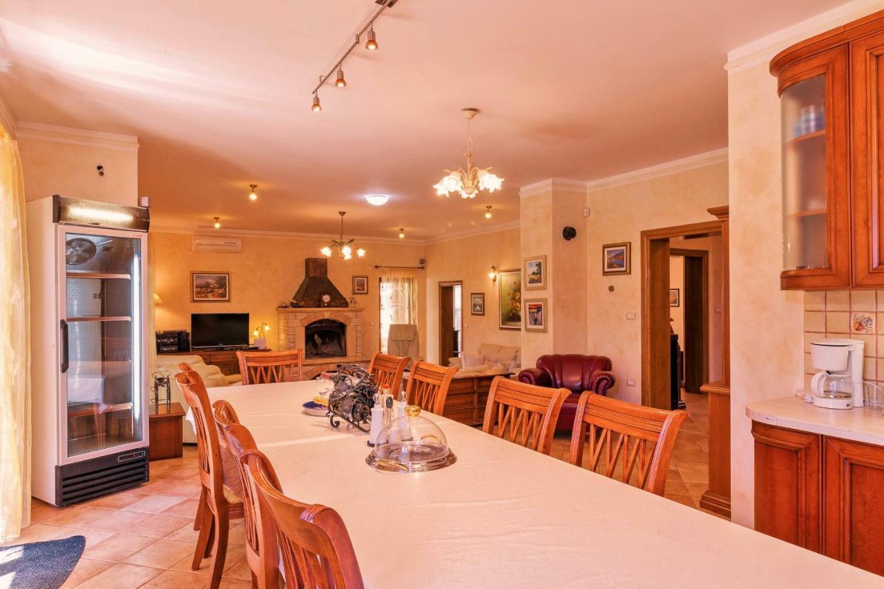 Holiday Home Sarita Šišan Buitenkant foto